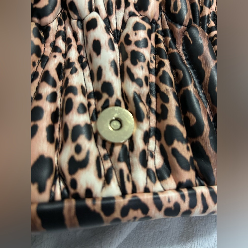 Betsey Johnson Crossbody convertible clutch leopard handbag. - Picture 8 of 14